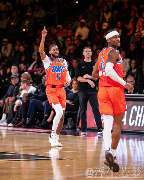 神射兄弟!卡姆-斯潘塞末节三分连中,全场三分6投全中狂砍20分 神射兄弟!卡姆-斯潘塞末节三分连中,全场三分6投全中狂砍20分